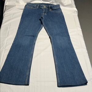Levi's Women's Flare Jeans in Classic Blue size 28‎
